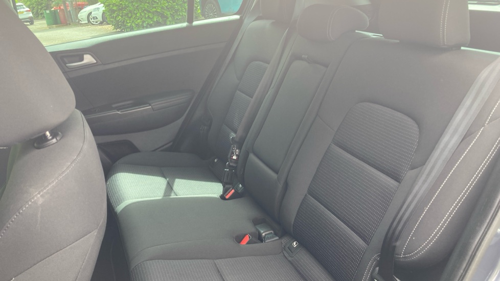Kia Sportage 1.7 CRDi ISG 2 5dr Diesel Estate - Image 16