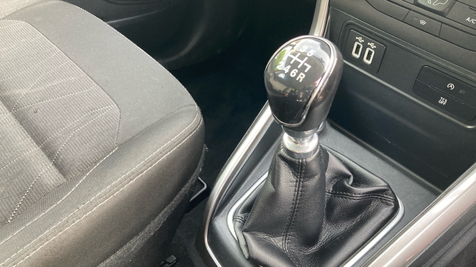 Ford EcoSport 1.0 EcoBoost Zetec 5dr Petrol Hatchback - Image 13