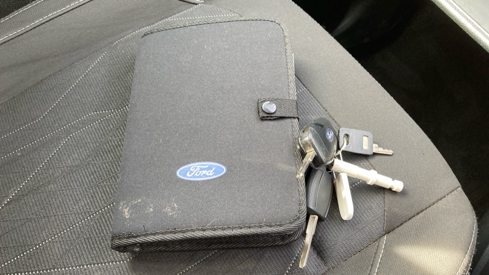 Ford EcoSport 1.0 EcoBoost Zetec 5dr Petrol Hatchback - Image 19