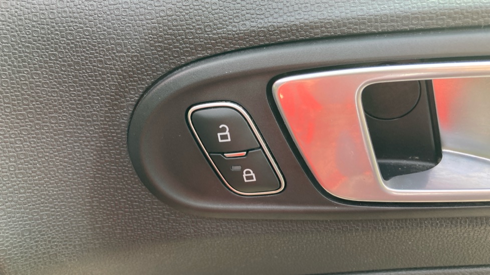 Ford EcoSport 1.0 EcoBoost Zetec 5dr Petrol Hatchback - Image 24