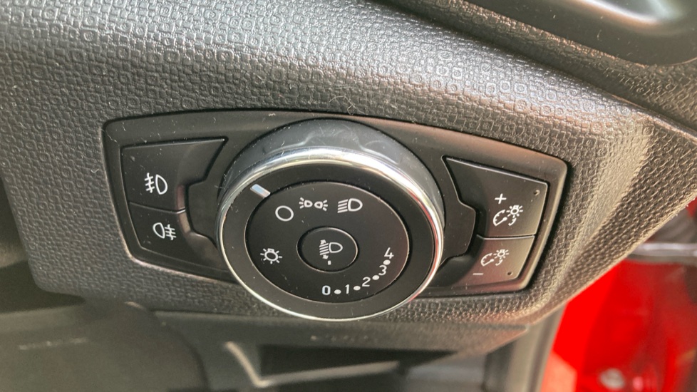 Ford EcoSport 1.0 EcoBoost Zetec 5dr Petrol Hatchback - Image 25