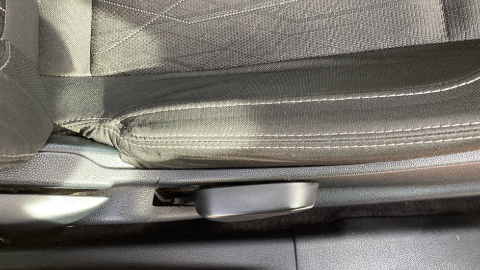 Ford EcoSport 1.0 EcoBoost Zetec 5dr Petrol Hatchback - Image 26