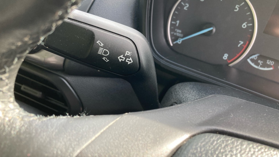 Ford EcoSport 1.0 EcoBoost Zetec 5dr Petrol Hatchback - Image 29