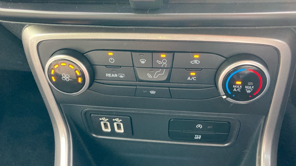 Ford EcoSport 1.0 EcoBoost Zetec 5dr Petrol Hatchback - Image 33