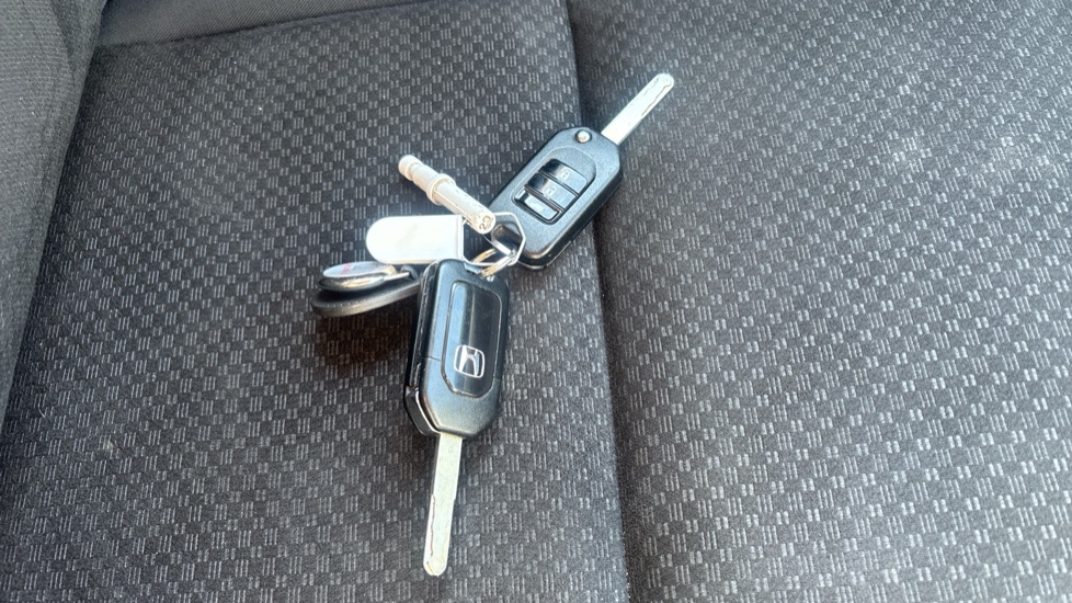 Honda CR-V 2.0 i-VTEC SE Plus 5dr Auto [Nav] Petrol Estate - Image 20