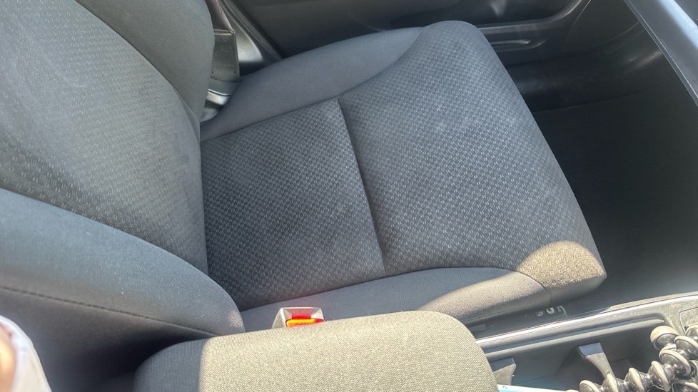 Honda CR-V 2.0 i-VTEC SE Plus 5dr Auto [Nav] Petrol Estate - Image 34