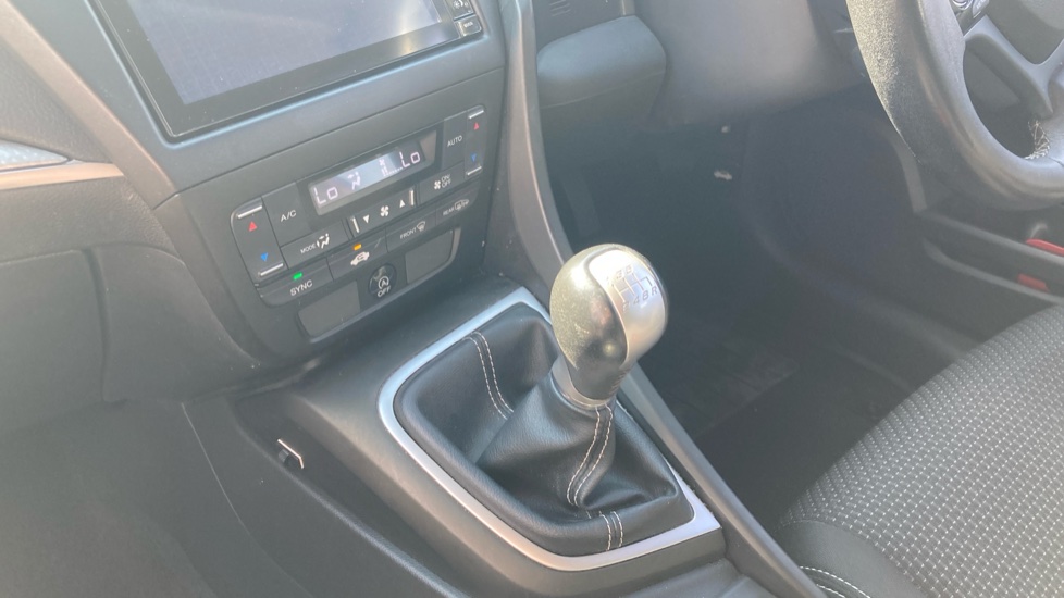 Honda Civic 1.8 i-VTEC SE Plus 5dr Petrol Hatchback - Image 13