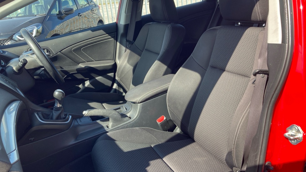 Honda Civic 1.8 i-VTEC SE Plus 5dr Petrol Hatchback - Image 25