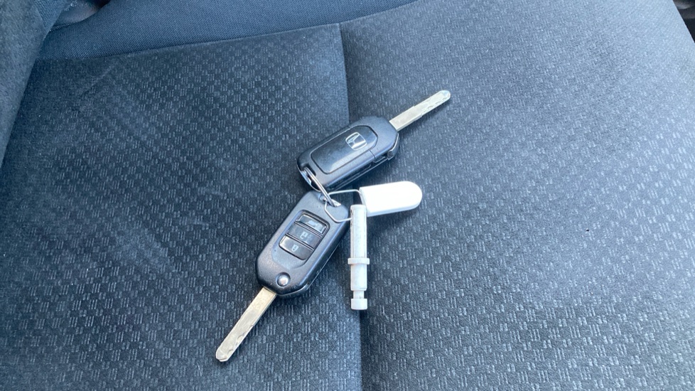 Honda CR-V 2.0 i-VTEC S 5dr 2WD Petrol Estate - Image 20