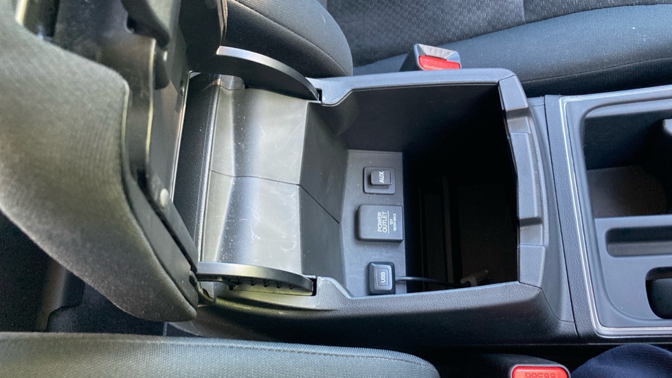 Honda CR-V 2.0 i-VTEC S 5dr 2WD Petrol Estate - Image 37