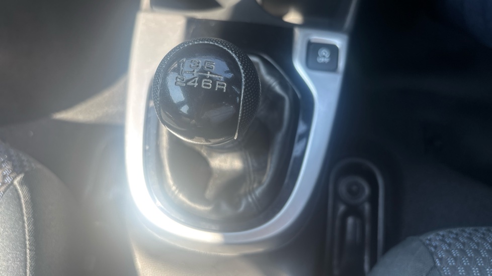 Honda Jazz 1.3 i-VTEC S 5dr Petrol Hatchback - Image 31