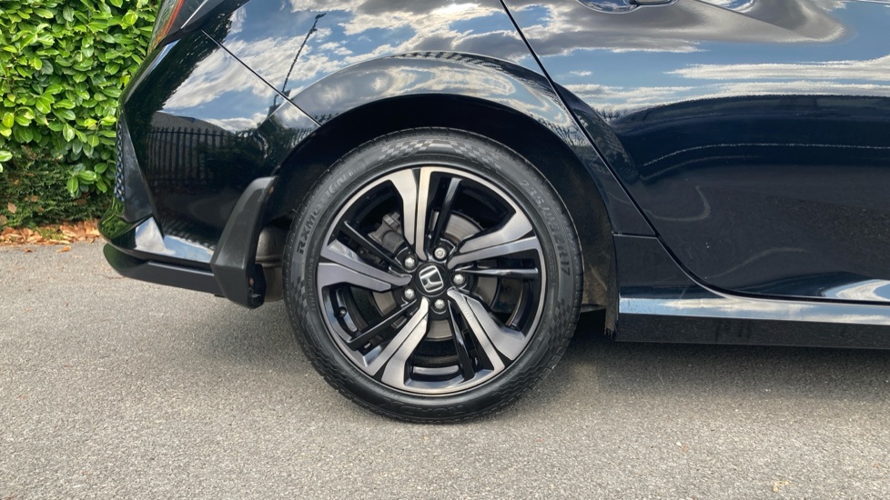 Honda Civic 1.5 VTEC Turbo Prestige 5dr CVT Petrol Hatchback - Image 9
