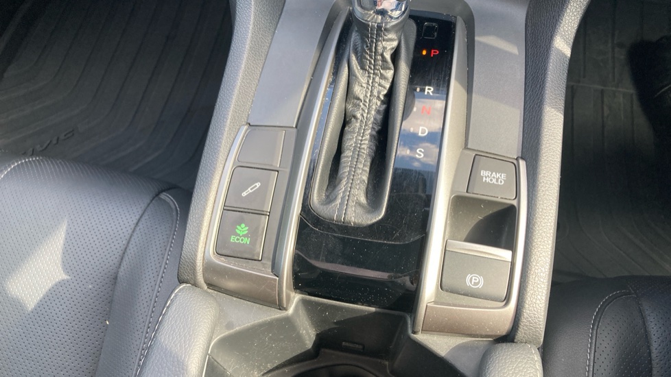 Honda Civic 1.5 VTEC Turbo Prestige 5dr CVT Petrol Hatchback - Image 18