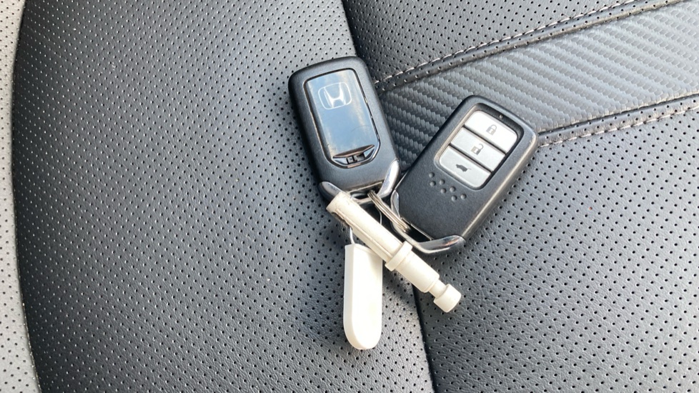 Honda Civic 1.5 VTEC Turbo Prestige 5dr CVT Petrol Hatchback - Image 22