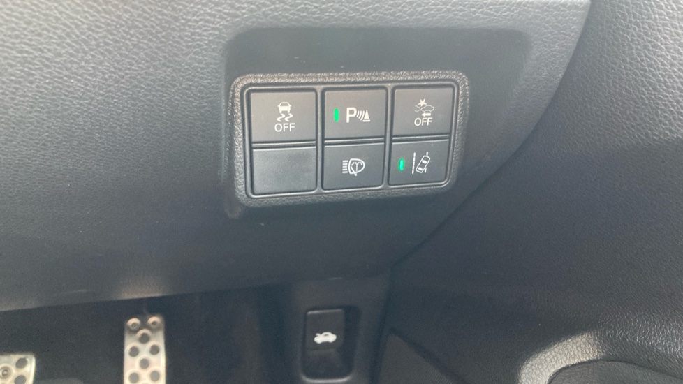 Honda Civic 1.5 VTEC Turbo Prestige 5dr CVT Petrol Hatchback - Image 24