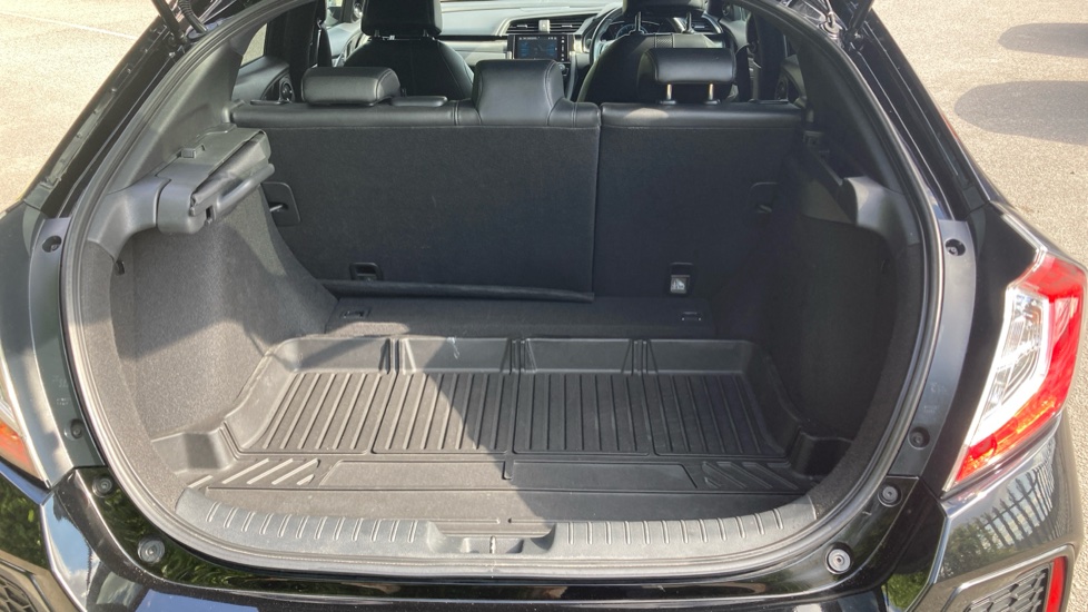 Honda Civic 1.5 VTEC Turbo Prestige 5dr CVT Petrol Hatchback - Image 34