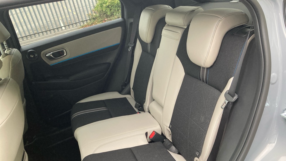 Honda HR-V 1.5 eHEV Advance Style Plus 5dr CVT Hybrid Hatchback - Image 8