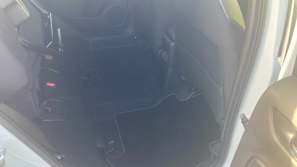 Honda Jazz 1.5 i-MMD Hybrid Crosstar Advance 5dr eCVT Hybrid Hatchback - Image 37