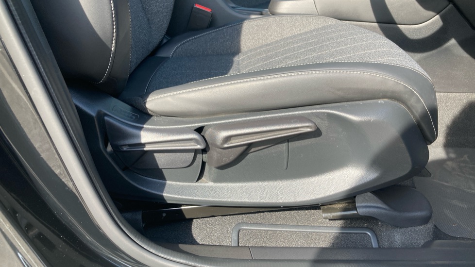 Honda Jazz 1.5 i-MMD Hybrid Advance 5dr eCVT Hybrid Hatchback - Image 14