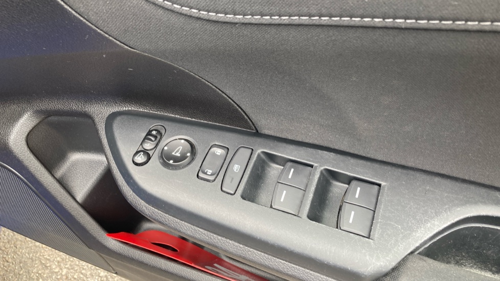 Honda Civic 1.0 VTEC Turbo 126 SR 5dr CVT Petrol Hatchback - Image 40