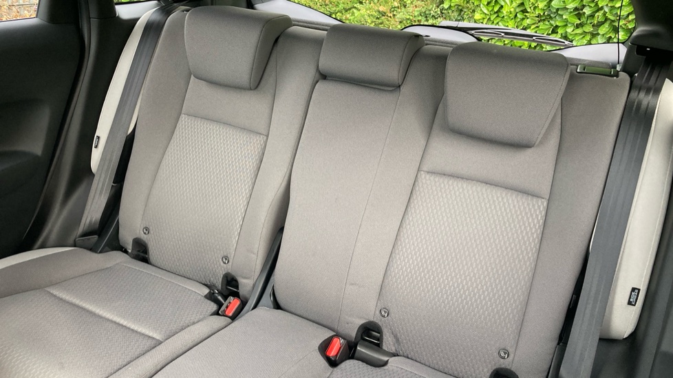 Honda Jazz 1.5 i-MMD Hybrid Crosstar EX 5dr eCVT Hybrid Hatchback - Image 8