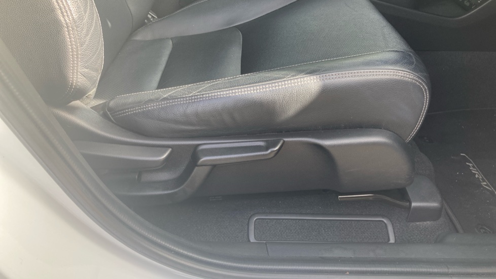 Honda HR-V 1.5 i-VTEC EX 5dr Petrol Hatchback - Image 17
