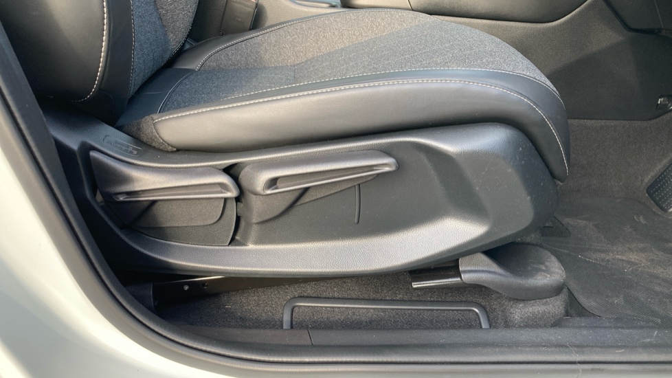 Honda Jazz 1.5 i-MMD Hybrid Advance 5dr eCVT Hybrid Hatchback - Image 15