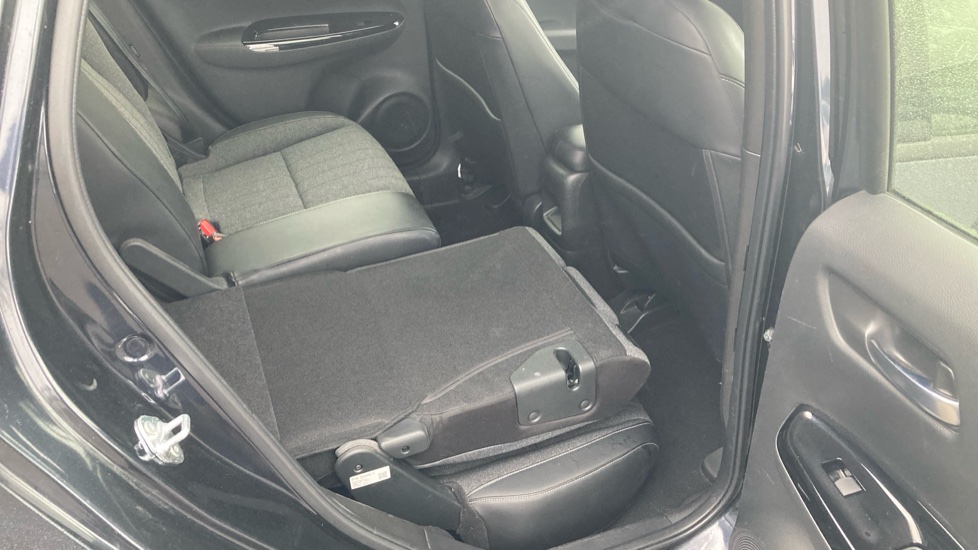 Honda Jazz 1.5 i-MMD Hybrid SR 5dr eCVT Hybrid Hatchback - Image 18