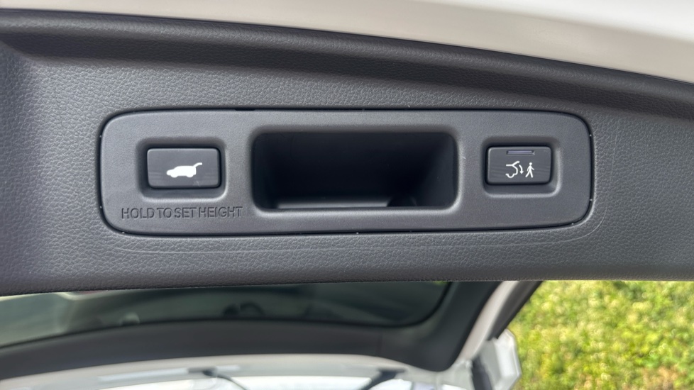 Honda CR-V 2.0 eHEV Advance 5dr eCVT Hybrid Estate - Image 14