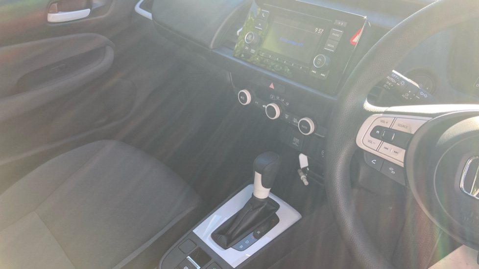 Honda Jazz 1.5 i-MMD Hybrid SE 5dr eCVT Hybrid Hatchback - Image 22
