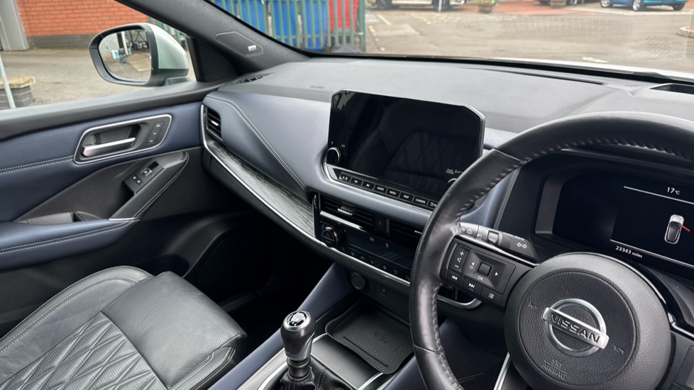 Nissan Qashqai 1.3 DiG-T MH 158 Tekna+ 5dr Petrol Hatchback - Image 14