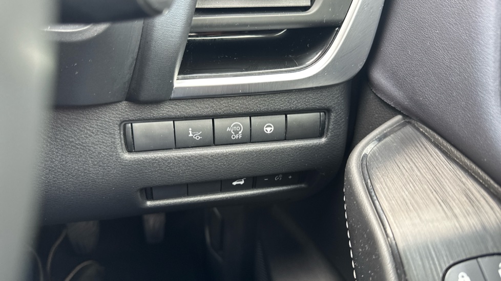 Nissan Qashqai 1.3 DiG-T MH 158 Tekna+ 5dr Petrol Hatchback - Image 23