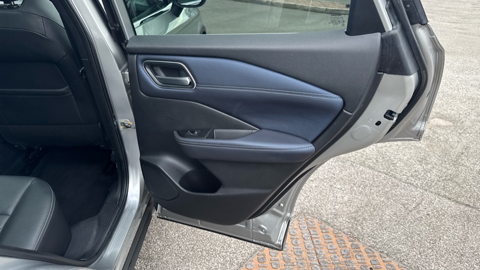 Nissan Qashqai 1.3 DiG-T MH 158 Tekna+ 5dr Petrol Hatchback - Image 31
