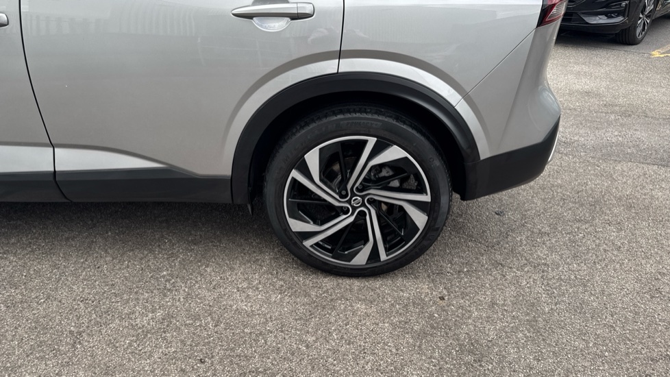 Nissan Qashqai 1.3 DiG-T MH 158 Tekna+ 5dr Petrol Hatchback - Image 40