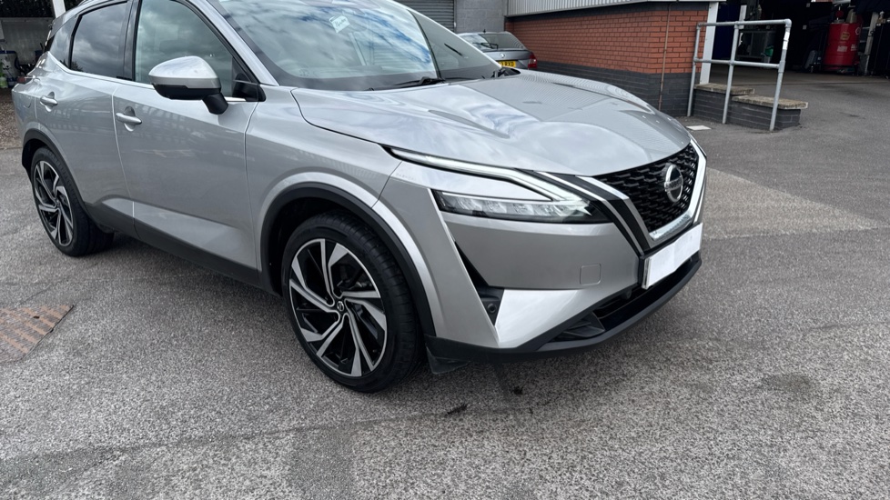 Nissan Qashqai 1.3 DiG-T MH 158 Tekna+ 5dr Petrol Hatchback - Image 44