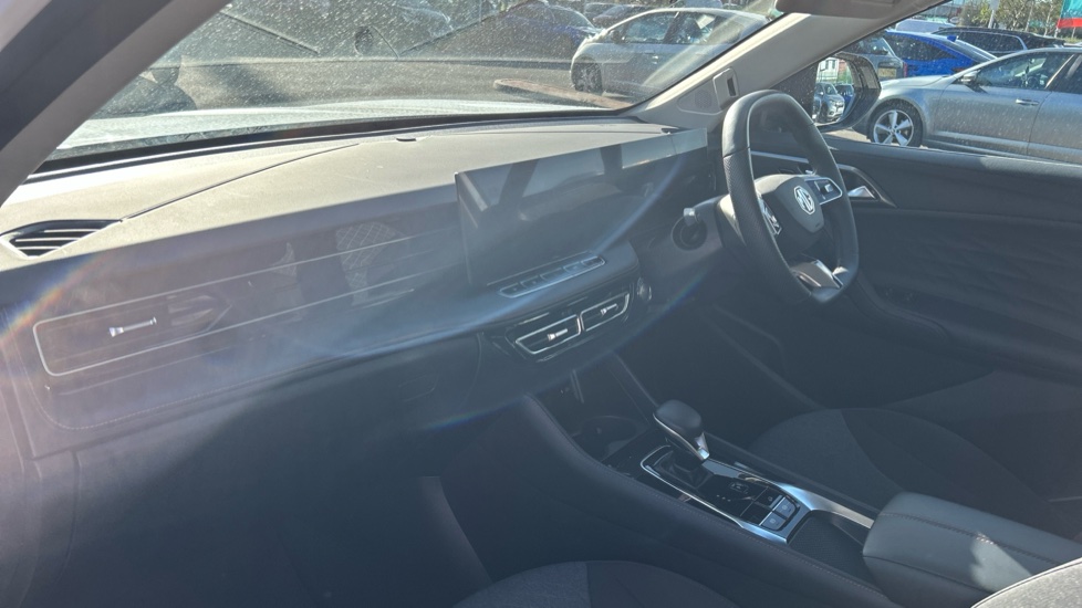 MG HS 1.5 T-GDI PHEV SE 5dr Auto Hatchback - Image 9