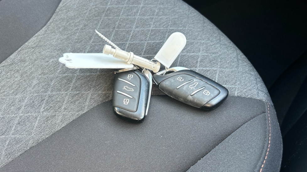MG HS 1.5 T-GDI PHEV SE 5dr Auto Hatchback - Image 20