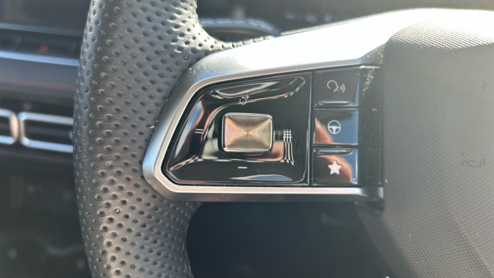MG HS 1.5 T-GDI PHEV SE 5dr Auto Hatchback - Image 24