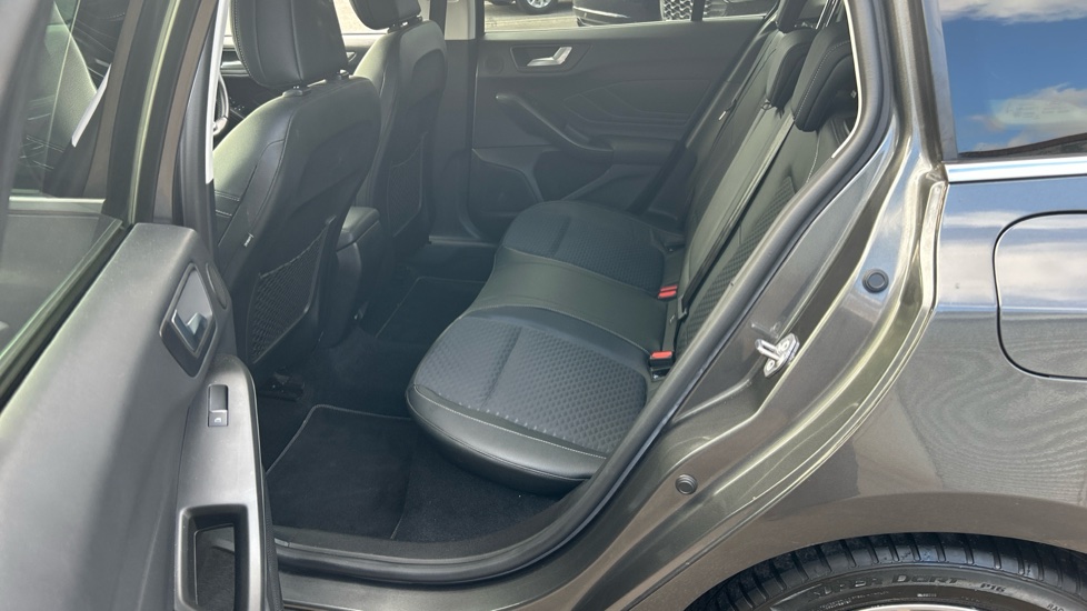 Ford Focus 2.0 EcoBlue Titanium X 5dr Auto Diesel Estate - Image 16