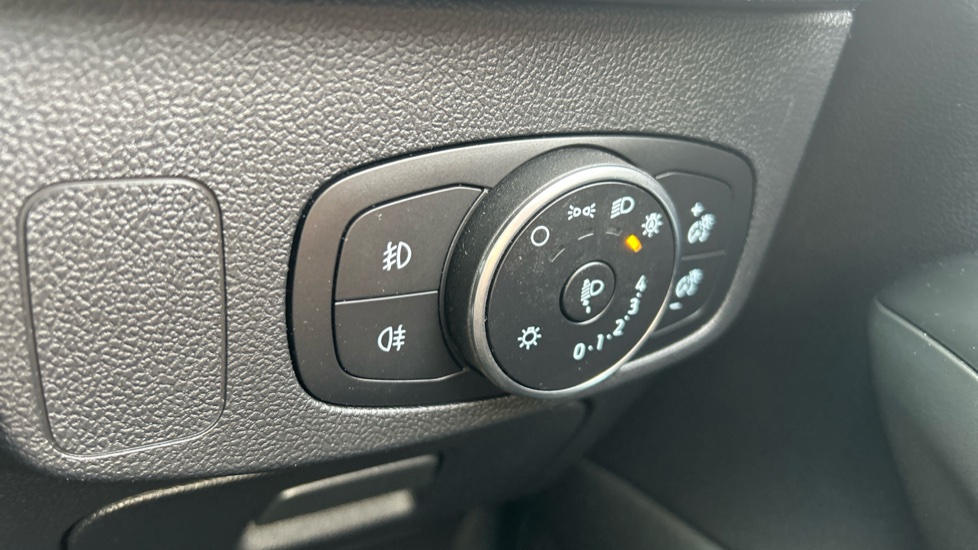 Ford Focus 2.0 EcoBlue Titanium X 5dr Auto Diesel Estate - Image 25