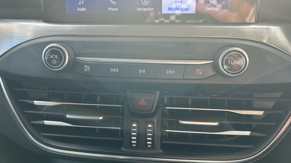 Ford Focus 2.0 EcoBlue Titanium X 5dr Auto Diesel Estate - Image 32