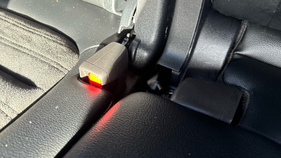 Ford Kuga 2.5 PHEV ST-Line X Edition 5dr CVT Estate - Image 17
