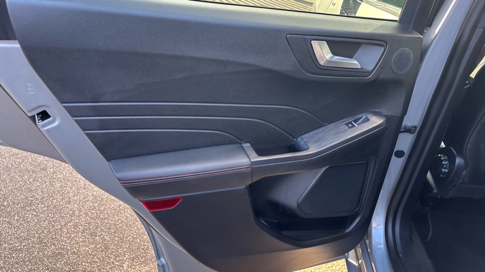 Ford Kuga 2.5 PHEV ST-Line X Edition 5dr CVT Estate - Image 23