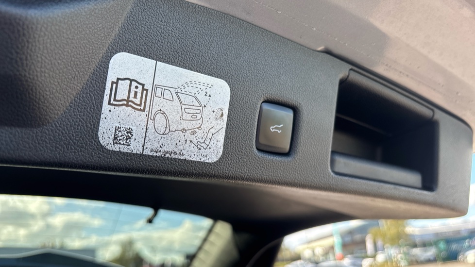 Ford Kuga 2.5 PHEV ST-Line X Edition 5dr CVT Estate - Image 25