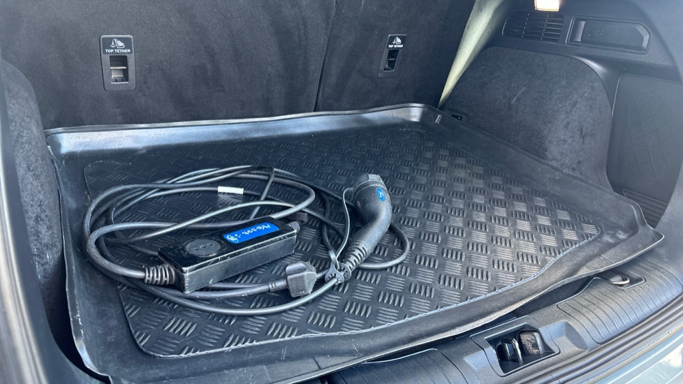 Ford Kuga 2.5 PHEV ST-Line X Edition 5dr CVT Estate - Image 26