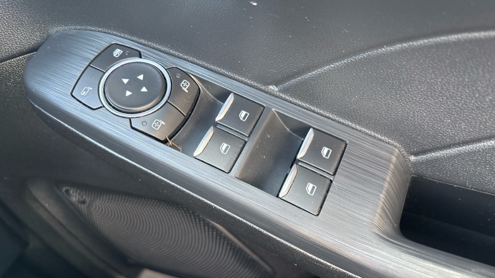 Ford Kuga 2.5 PHEV ST-Line X Edition 5dr CVT Estate - Image 36
