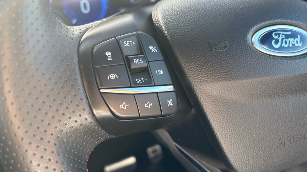 Ford Kuga 2.5 PHEV ST-Line X Edition 5dr CVT Estate - Image 40