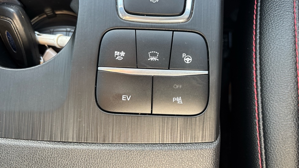 Ford Kuga 2.5 PHEV ST-Line X Edition 5dr CVT Estate - Image 42