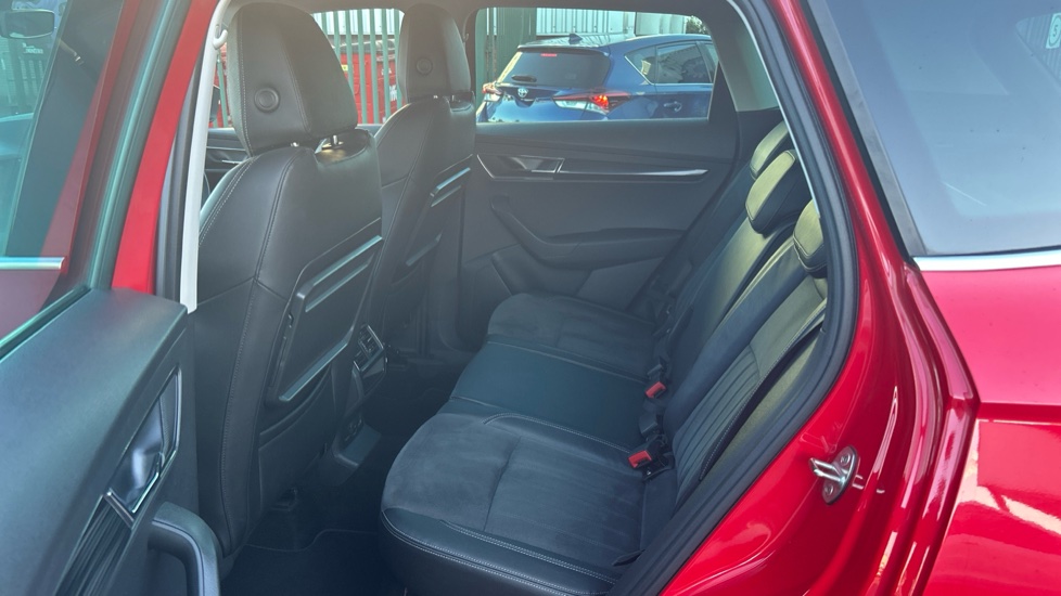 Skoda Karoq 1.5 TSI SE L 5dr DSG Petrol Estate - Image 16