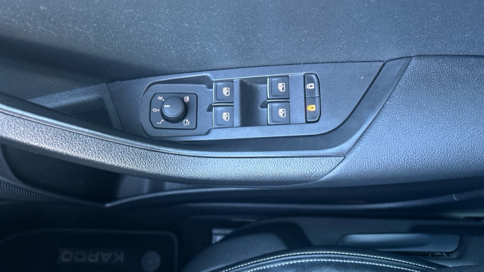 Skoda Karoq 1.5 TSI SE L 5dr DSG Petrol Estate - Image 27
